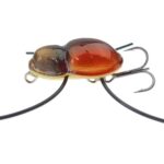 Gloog Magni Lipless (Bezsterowy) 3cm, 2.5gr (Floating) – evolutie suprafata, culoare CHB (Chrabaszcz)